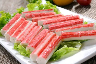 Japanische Surimi-Krabbenstange mit gefrorenen Meeresfrüchten